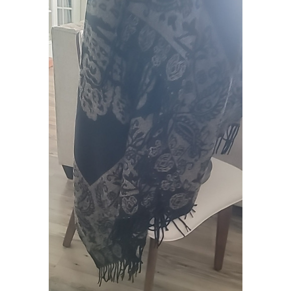 INDIGO SOUL Black Brown Paisley Fringed Wrap One Size Acrylic Shawl Open Poncho - Picture 6 of 7